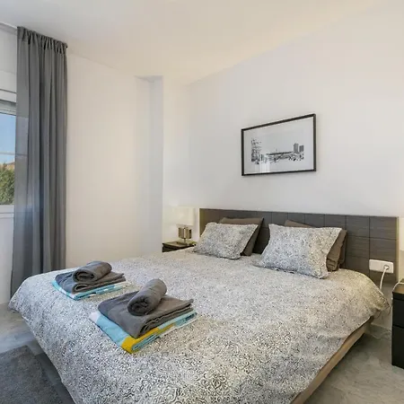 Apartment Real - 2 Bedroom *