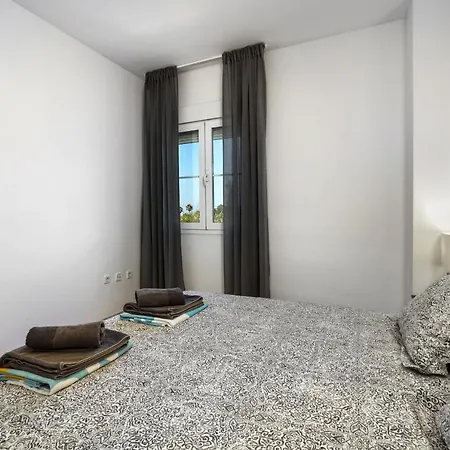 Real - 2 Bedroom Apartment *