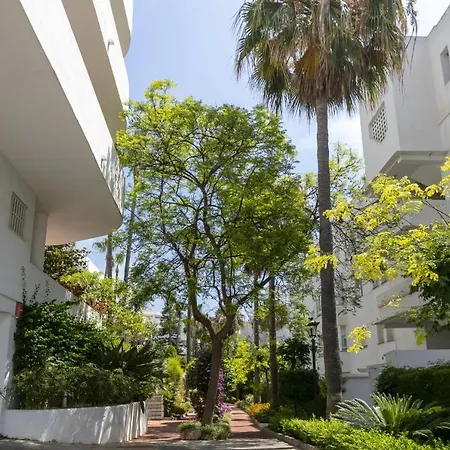 Real - 2 Bedroom *