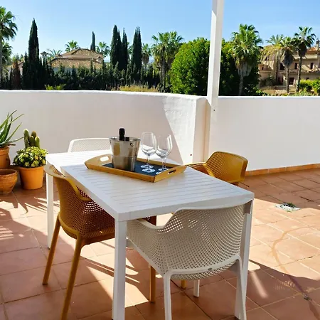 Real - 2 Bedroom Apartment Marbella
