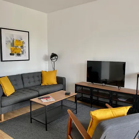 Real - 2 Bedroom *