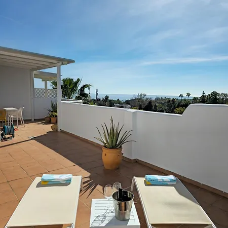 Real - 2 Bedroom Apartment Marbella